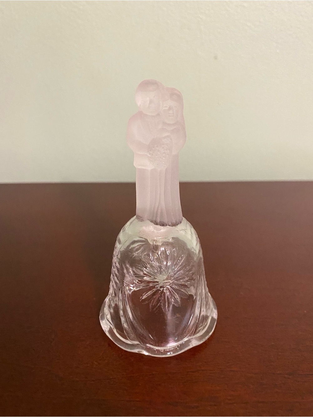 🍀VTG Wedding Bell Mini Etched Glass Couple
